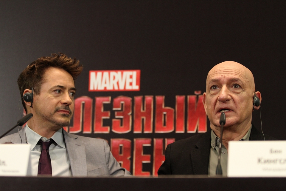 Robert Downey Jr. and Sir Ben Kingsley - IRON MAN 3 New Moscow Footage